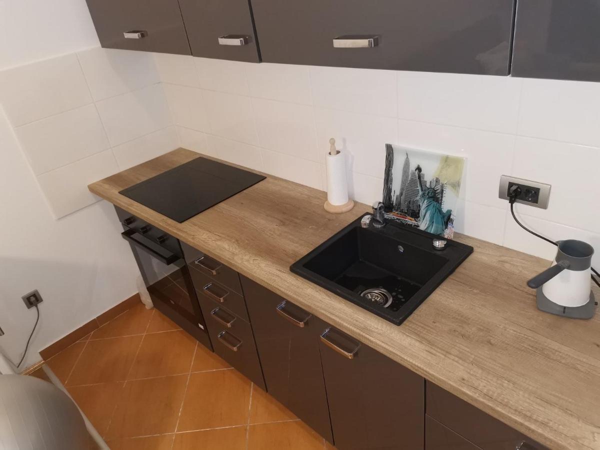 Apartment Luki Novi Sad Buitenkant foto