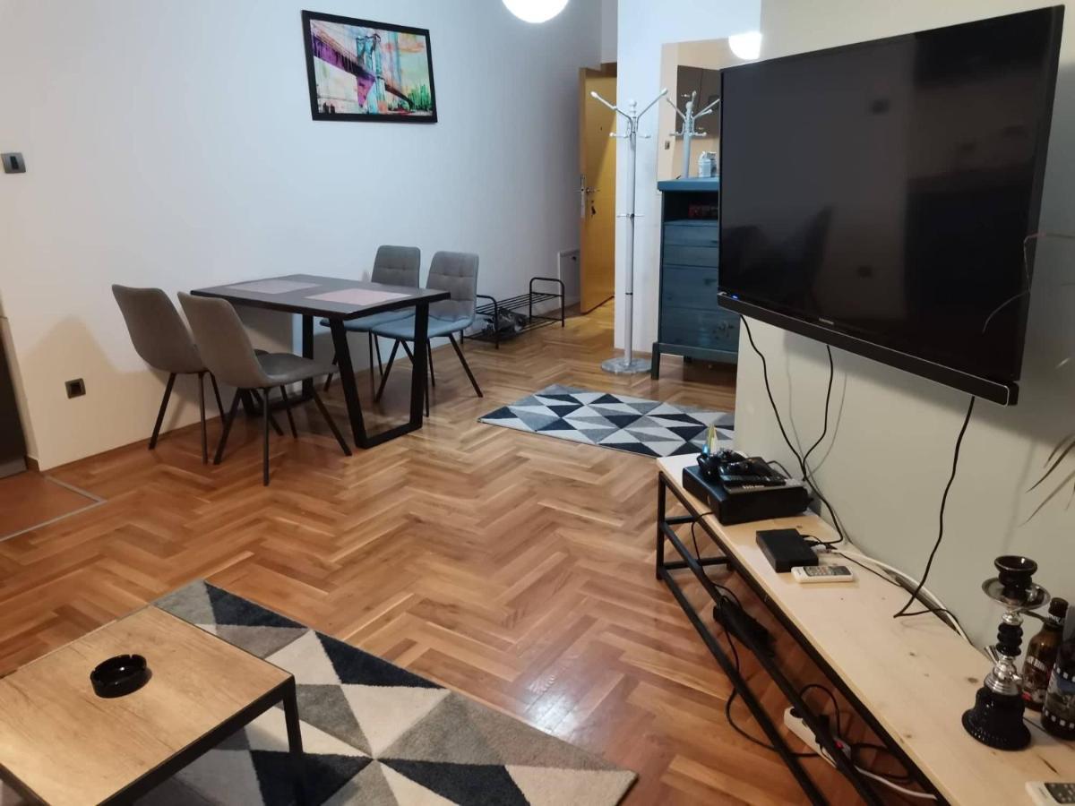 Apartment Luki Novi Sad Buitenkant foto