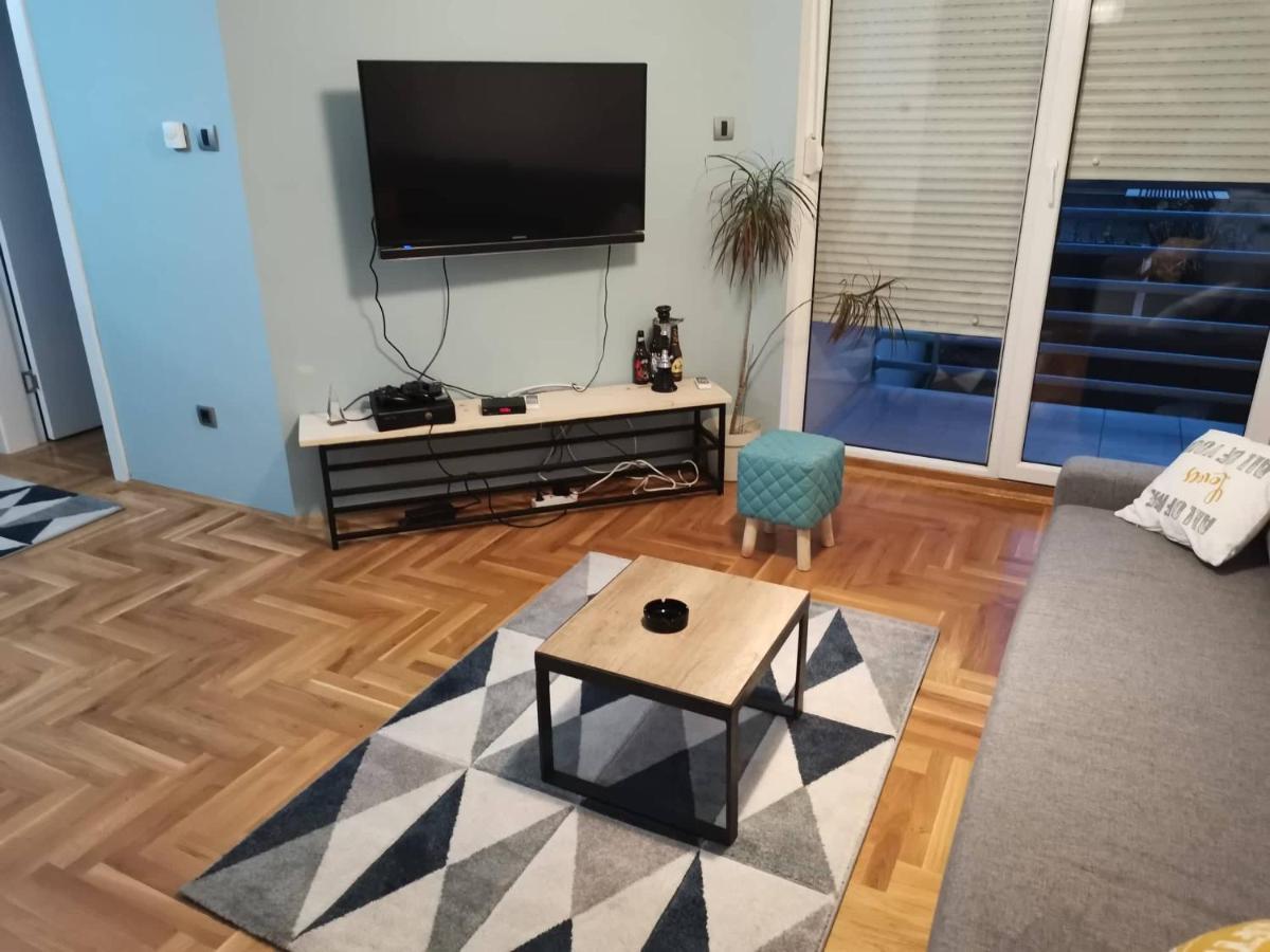 Apartment Luki Novi Sad Buitenkant foto